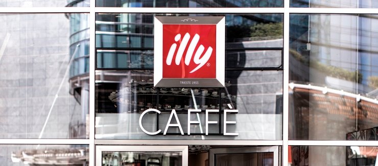 Conheça a illy, a marca de café italiana que faz sucesso no mundo.
