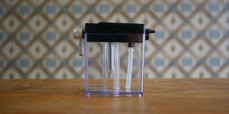 Oster Nova PrimaLatte - Imagem sobre Texto-Cafeteira-Expresso-Oster_009