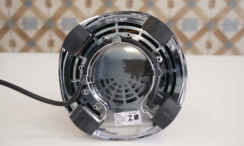 Oster New Osterizer Classic - Imagem sobre - parte de baixo