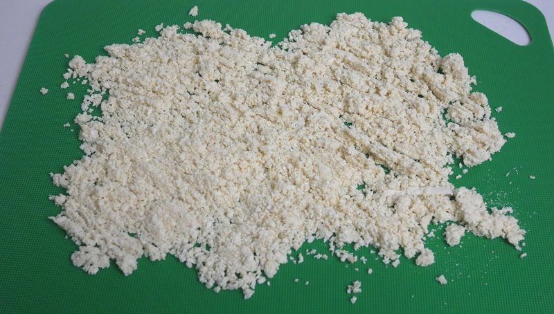 Philco Inox Glass PPS01I - Imagem sobre mandioca