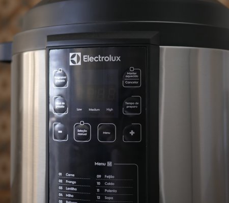Electrolux Inox 6L PCC20 - Imagem sobre painel digital-menor