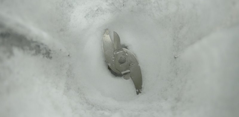 Oster Digital Xpert Series - Imagem sobre gelo e laminas