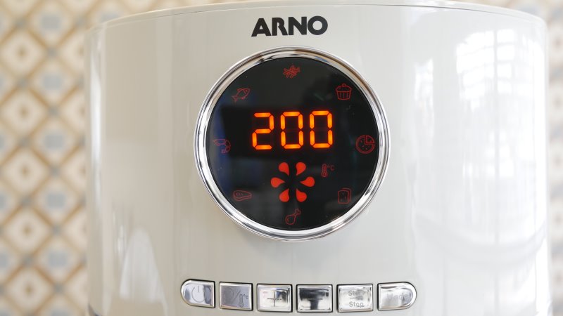 painel digital da air fryer arno ultra digital ufry