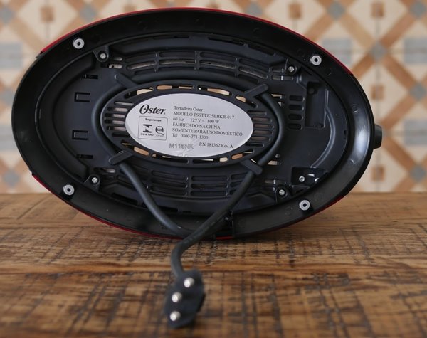 Oster Chrome - Imagem sobre small bottom