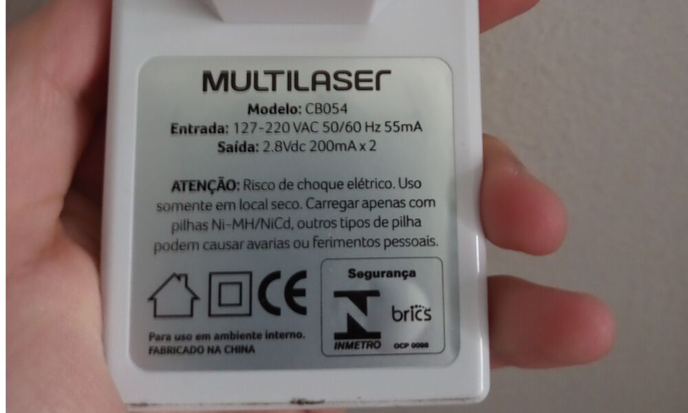 Foto de Pilhas Recarregáveis + Carregador Multilaser AA 2500mAh - CB054