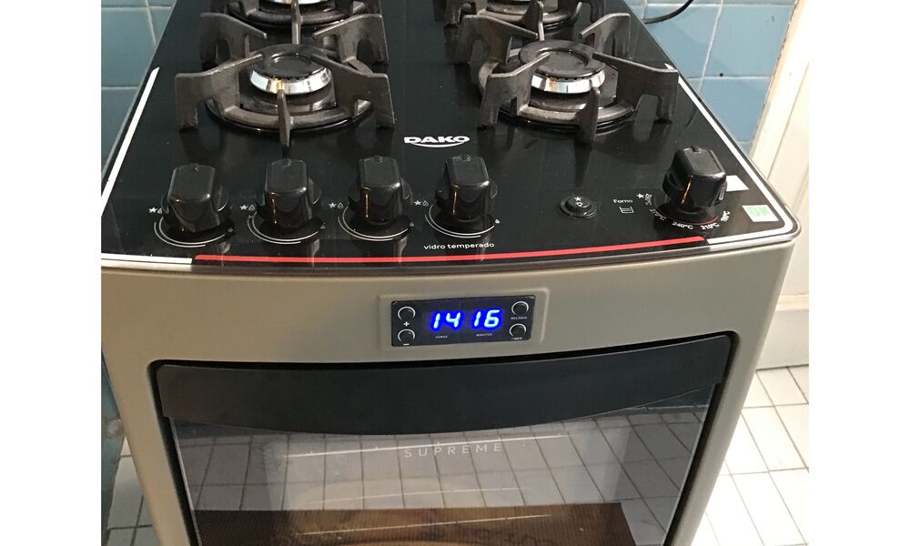 Foto de Fogão 4 bocas Dako Supreme Timer Glass Titanium com mesa de vidro