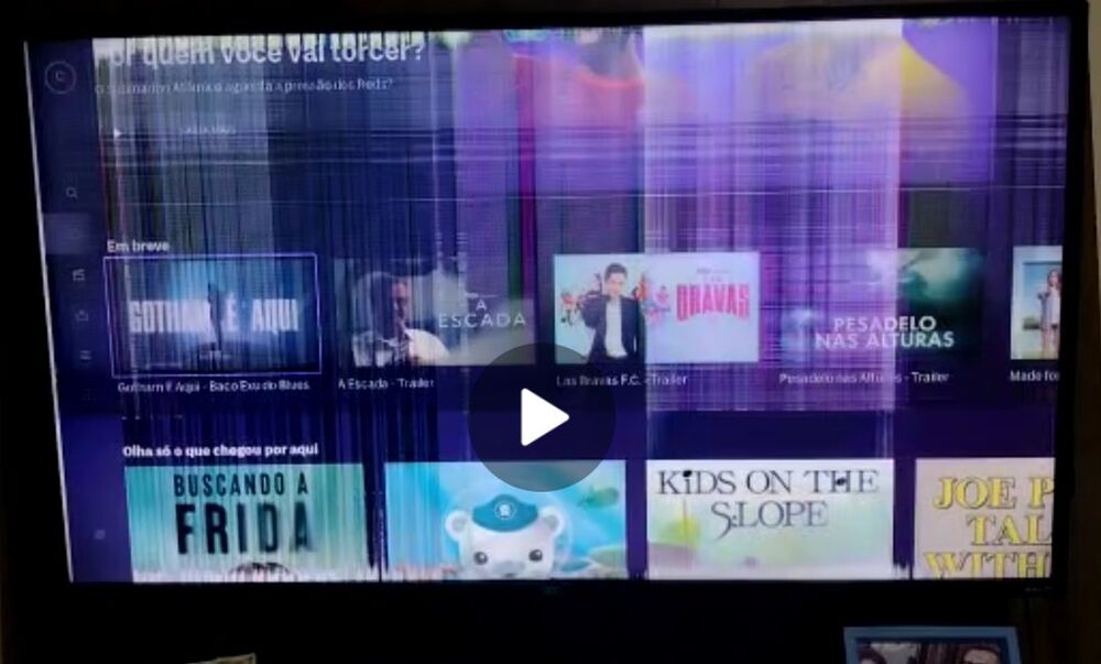 Foto de Smart TV Full HD AOC RoKu 43 polegadas